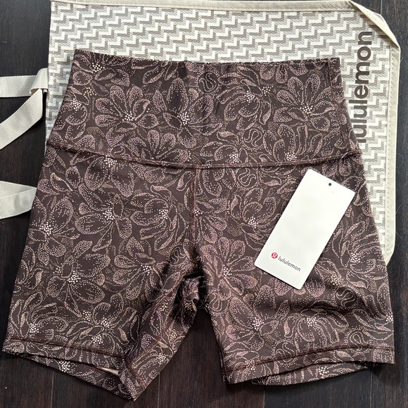 lululemon athletica Pants - LULULEMON ALIGN HR SHORTS 6” in DOTTED MAGNOLIA PINK MULTI SZ 8 NWT